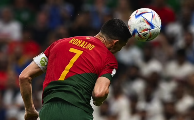 World Cup 2022: "Sợi tóc của Ronaldo" và bóng đá thời công nghệ 4.0 - Báo Hải Quân Việt Nam