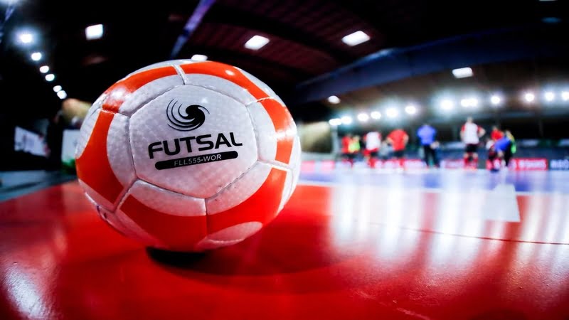 Bóng đá futsal, sự phát triển của trái bóng tròn